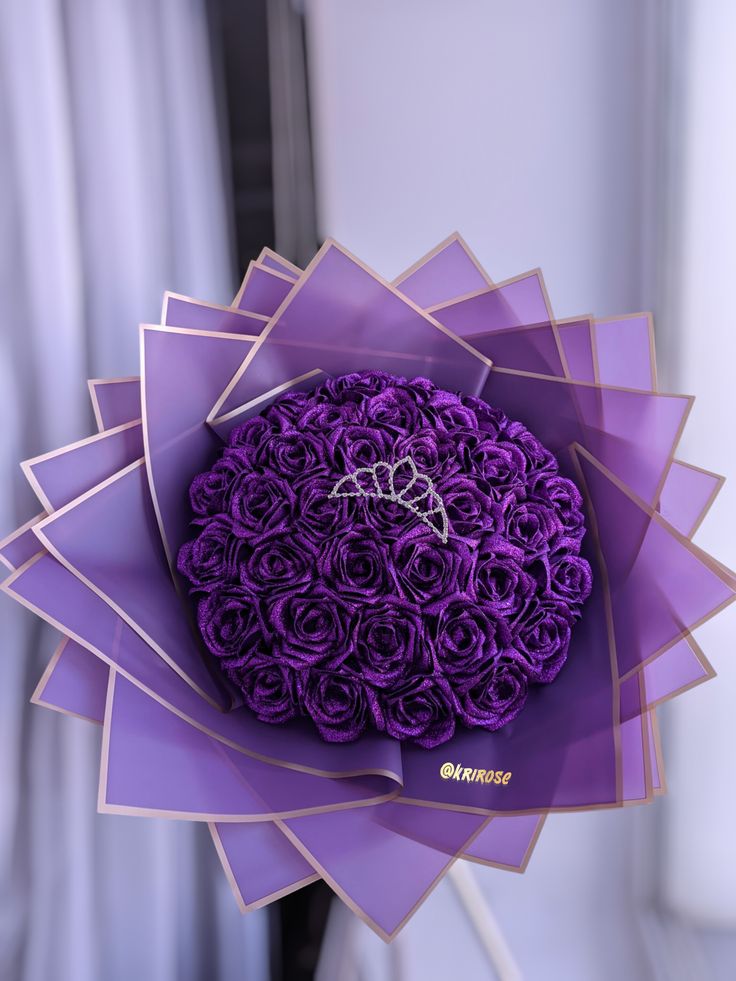 Couronne Royale - Bouquet de Roses Violettes Éternelles